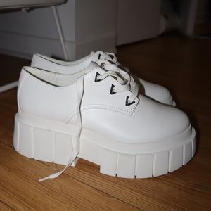 White platform Oxford